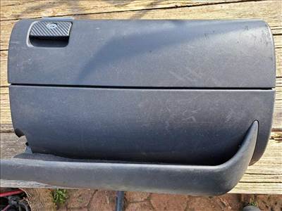 Audi A3 (8L) kesztyűtartó 