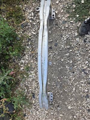 Audi A8 (D3 - 4E) Lökhárító merevitő első