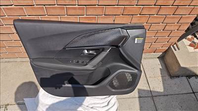 Peugeot 2008 II bal első ajtókárpit 