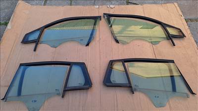 Opel Astra K Sports Tourer ajtó üveg