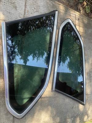 Opel Astra J  Sports Tourer  OLDALABLAK , A Oszlop  C Oszlop / króm, sötét / Szélvédő szenzoros