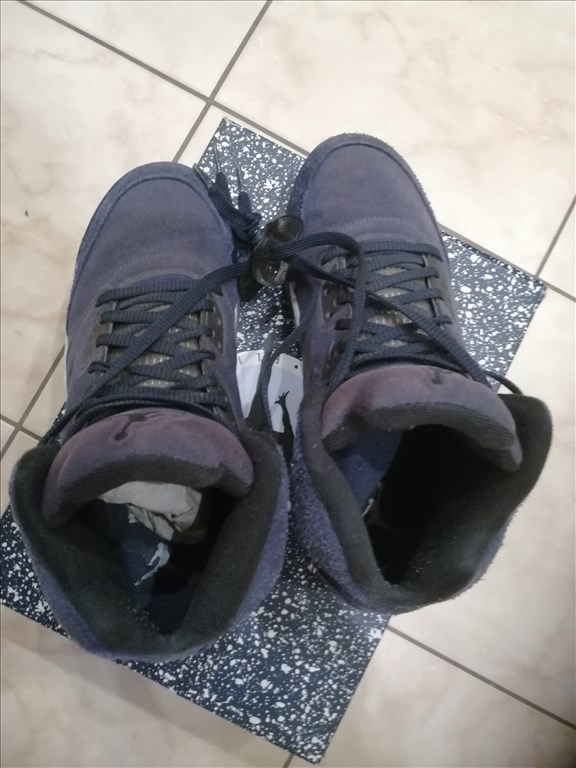 Újszerű állapotú Jordan 5 "Navy" férfi cipő 43-as méretű 3. kép