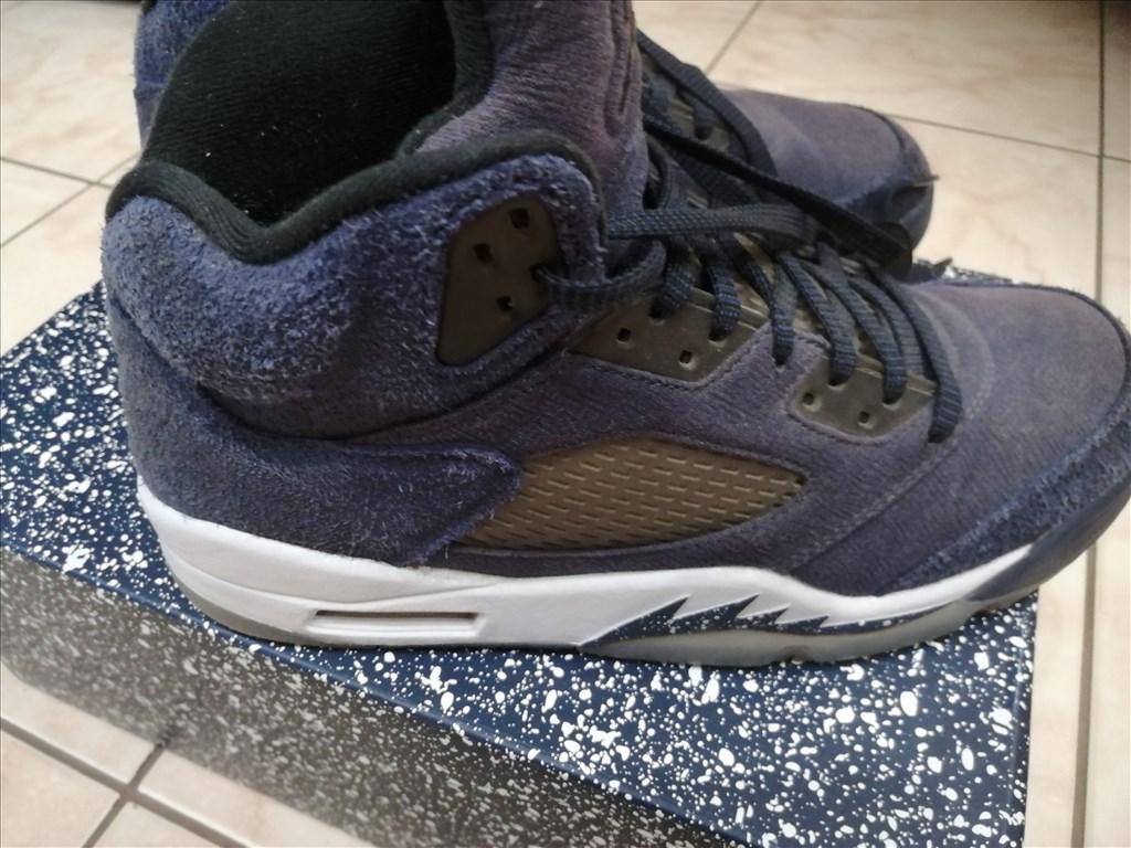 Újszerű állapotú Jordan 5 "Navy" férfi cipő 43-as méretű 4. kép