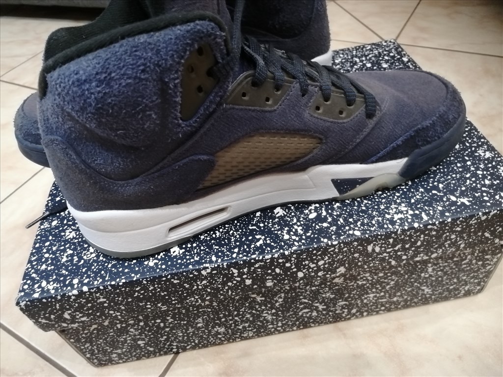 Újszerű állapotú Jordan 5 "Navy" férfi cipő 43-as méretű 6. kép