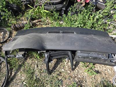 Audi A8 (D3 - 4E) D3 - 4E Müszerfalpárna