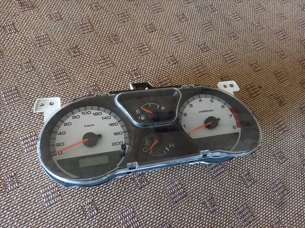 Suzuki Ignis  km óracsoport 2003 1. kép