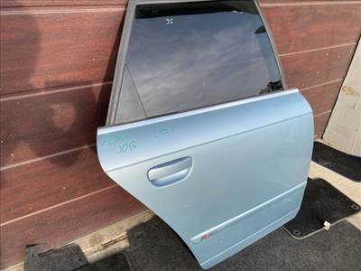 Audi A4 (B6/B7) Jobb hátsó Ajtó 7104