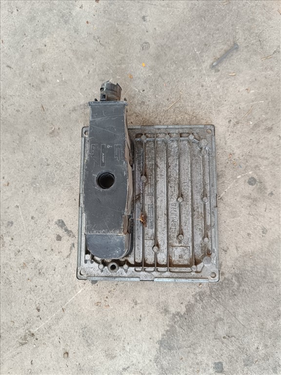 Ford Focus C-MAX 1.6 16V Motorvezérlő  7m5112a650afa 2. kép