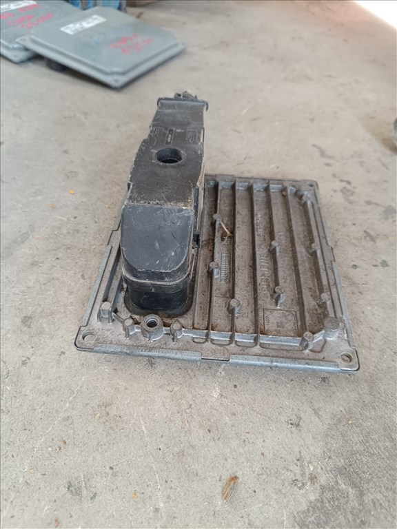 Ford Focus C-MAX 1.6 16V Motorvezérlő  7m5112a650afa 6. kép