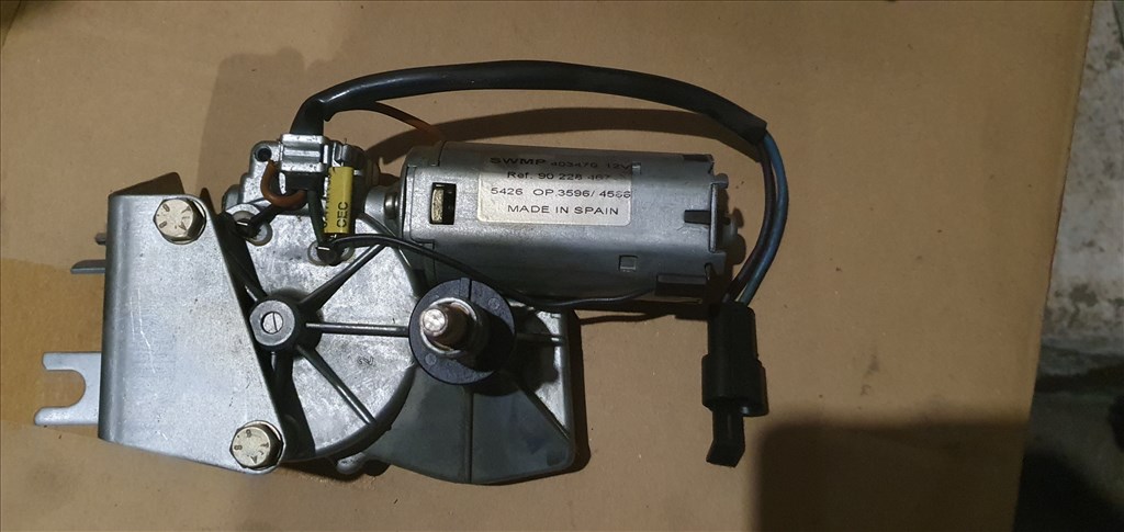 Opel Vectra A hátsó ablaktörlő motor 90228467 1. kép