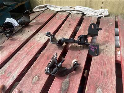 FORD B-MAX  Jobb hátsó Zsanér