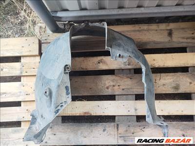 Dacia Duster I bal első dobbetét enyhén sérült 638410005r