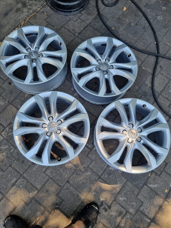  5x112 lyukosztású 7JJ 19" újszerű gyári Audi felni alufelni 1. kép