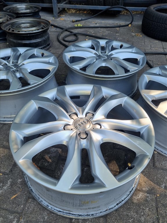  5x112 lyukosztású 7JJ 19" újszerű gyári Audi felni alufelni 4. kép