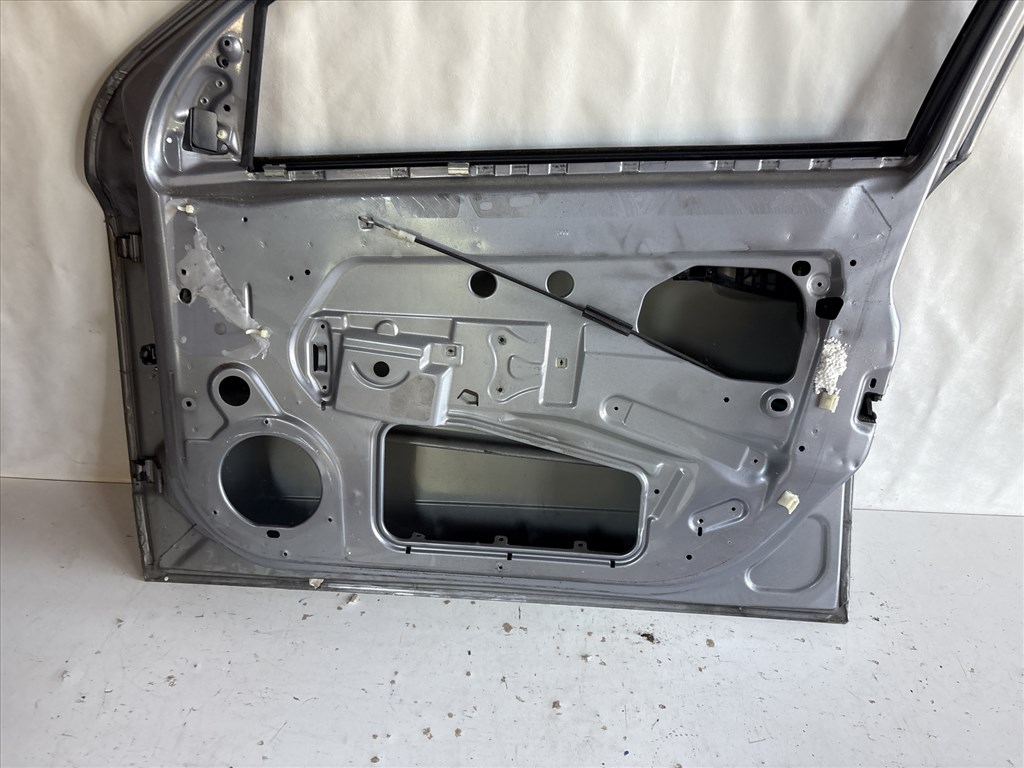 13200 Opel Astra H Jobb első Ajtó Szürke  Z163 6. kép