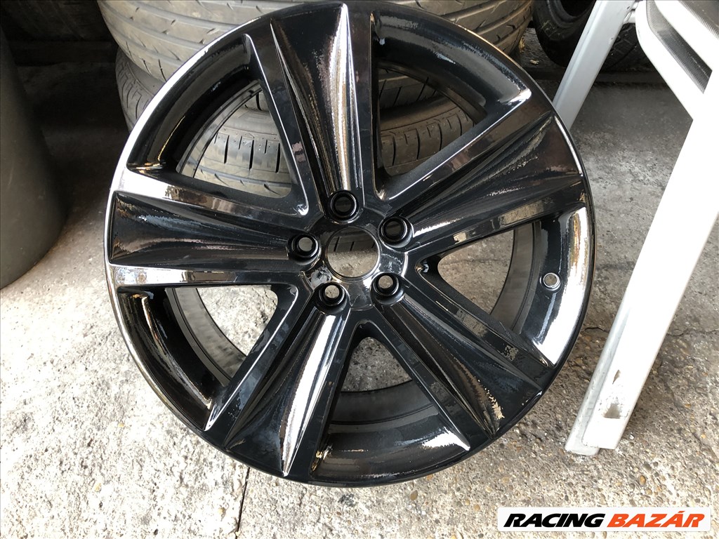 Volkswagen Polo Sport Black Edition gyári 7,5X17-es 5X100-as ET38-as könnyűfém felni garnitúra eladó 1. kép