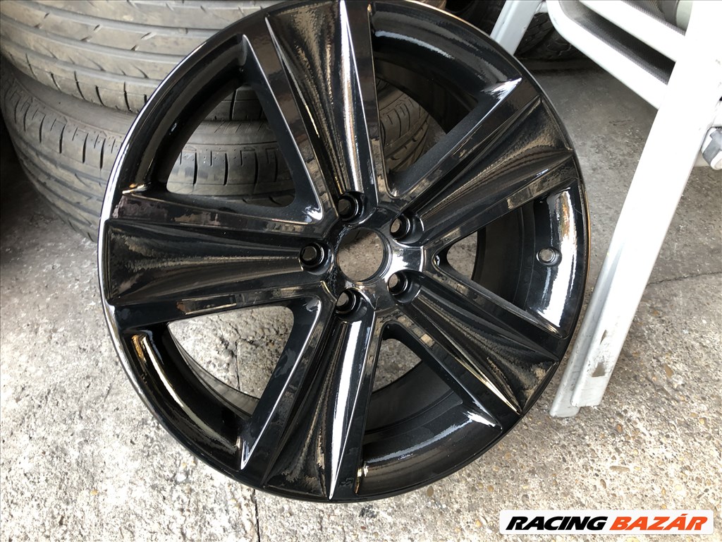 Volkswagen Polo Sport Black Edition gyári 7,5X17-es 5X100-as ET38-as könnyűfém felni garnitúra eladó 2. kép