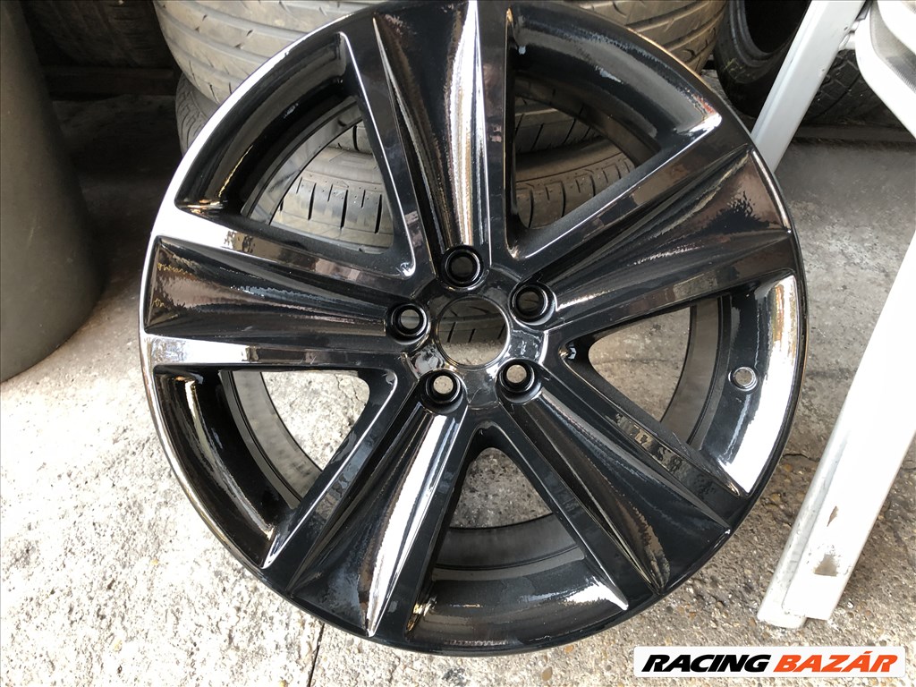 Volkswagen Polo Sport Black Edition gyári 7,5X17-es 5X100-as ET38-as könnyűfém felni garnitúra eladó 4. kép