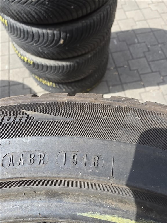  245/4517" újszerű Nexen winguard sport 2 téli gumi  4. kép