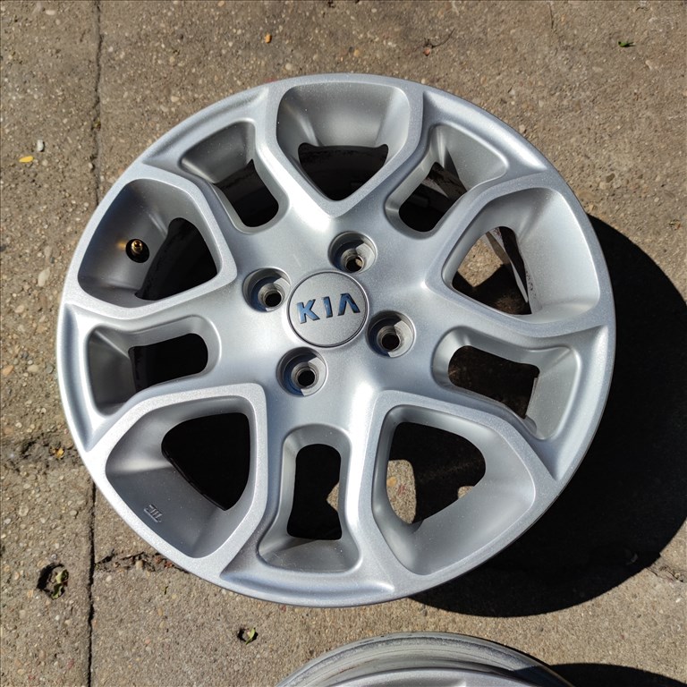 4x100 15 Gyári Kia alufelni 89000ft a 4db/235/ 1. kép