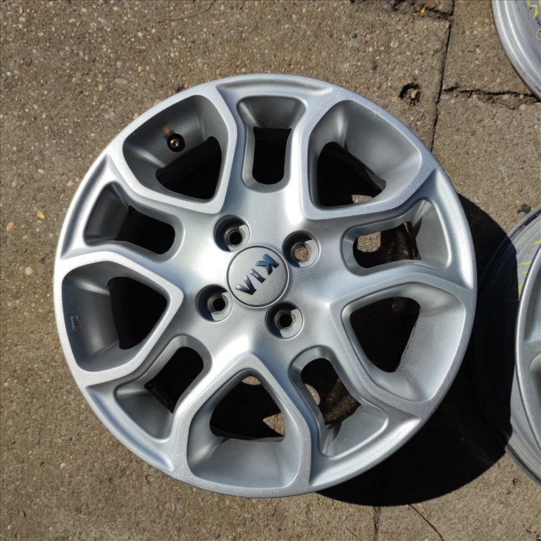 4x100 15 Gyári Kia alufelni 89000ft a 4db/235/ 3. kép