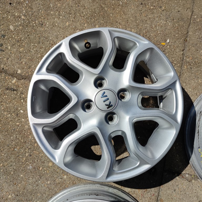 4x100 15 Gyári Kia alufelni 89000ft a 4db/235/ 4. kép