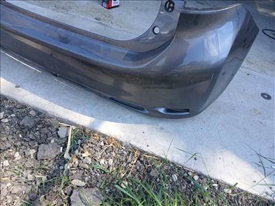 Lexus CT 200h hátsó lökhárító kisebb karcokkal