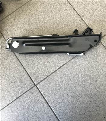 Volkswagen Passat B7 Variant_ emelő 3c0011031b