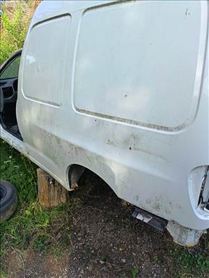 Volkswagen Caddy II bontott alkatrészei vagy egyben bontásra eladó