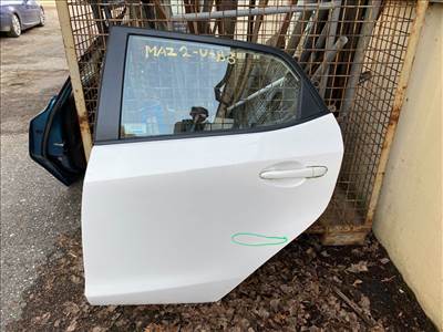 MAZDA 2 DE Bal hátsó Ajtó (Részeivel)