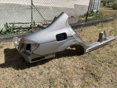 Mercedes C-osztály W204 Jobb hátsó sárvédő 