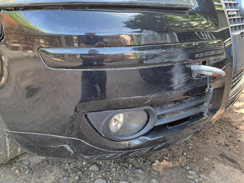 Audi A3 (8P) 3.2 quattro első lökhárító S line sérült 2. kép
