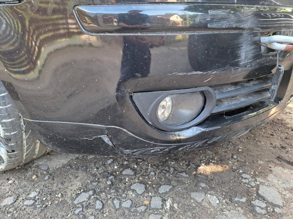 Audi A3 (8P) 3.2 quattro első lökhárító S line sérült 4. kép