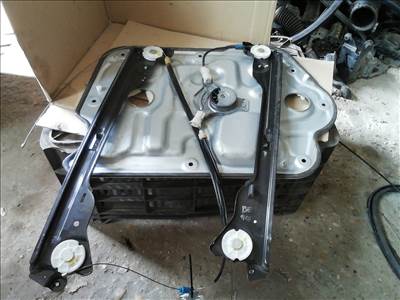 Nissan Qashqai (J10) Bal első Ablakemelő Szerkezet 