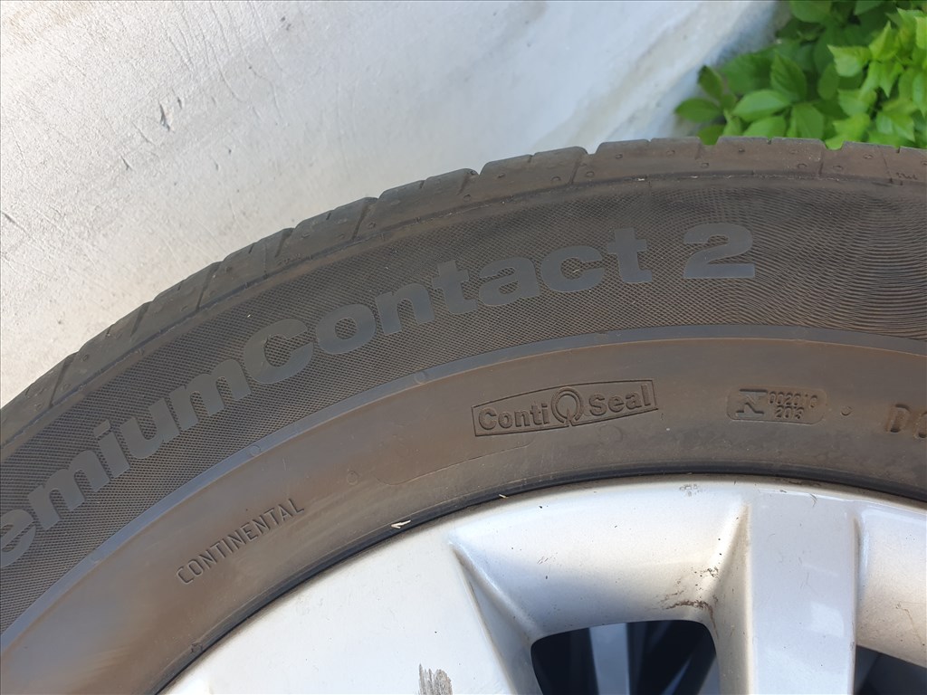  215/60 16 Continental PremiumContact 2 4. kép