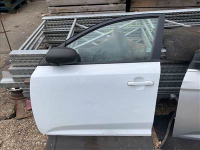 KIA CEED Ferdehátú ED Bal első Ajtó (Részeivel)