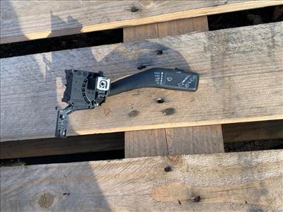 VW TIGUAN 5N_ Jobb Kormánykapcsoló Ablaktörlő 016002