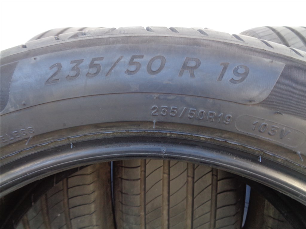 Michelin 235/50R19 nyári gumi 2023-as újszerű állapotban eladó. 5. kép