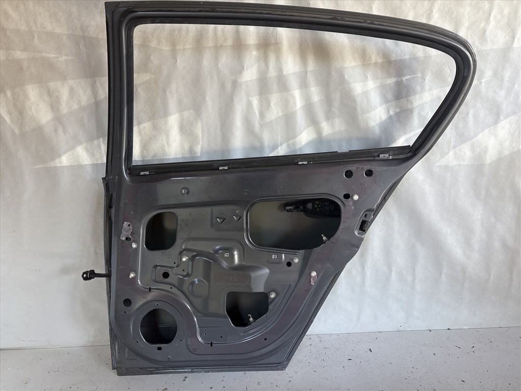 13286 Opel Astra H Jobb hátsó Ajtó Grafit Z155 5 ajtós 4. kép
