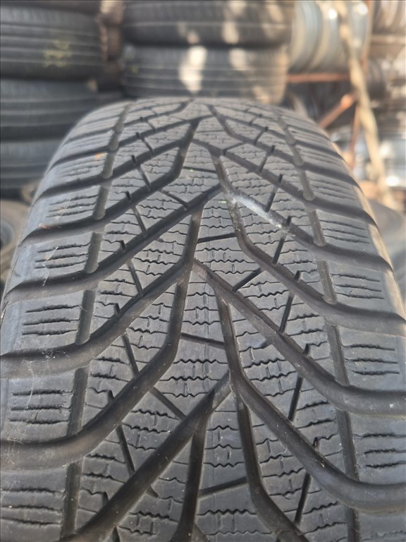  185/5515" újszerű Yokohama BluEarth winter V905 téli gumi 4db  4. kép