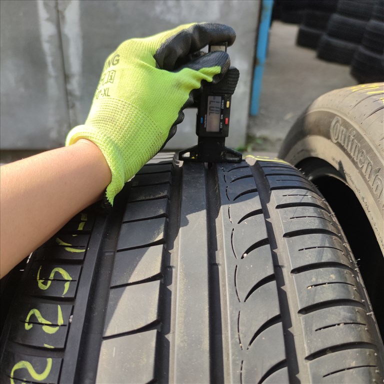  225/35 R19 Austone nyári gumi 88000ft a 4db/176/ 1. kép