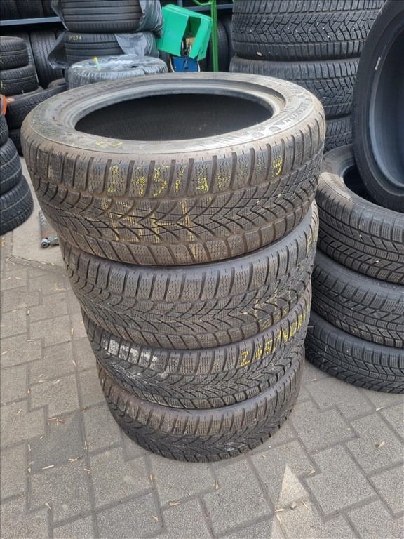  245/5018" újszerű Dunlop SP WinterSport 4D téli gumi 4db  1. kép