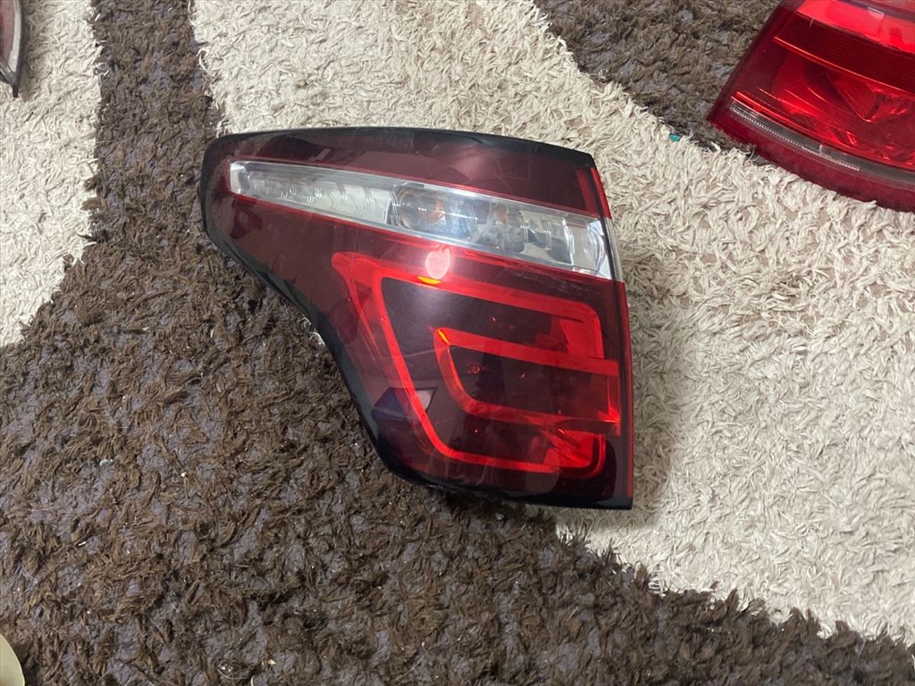 CITROËN C4 Picasso I UD_ Bal Külső Hátsó Lámpa 1. kép