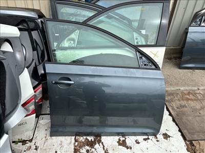 SEAT TOLEDO IV KG3 Jobb első Ajtó (Részeivel) 016438