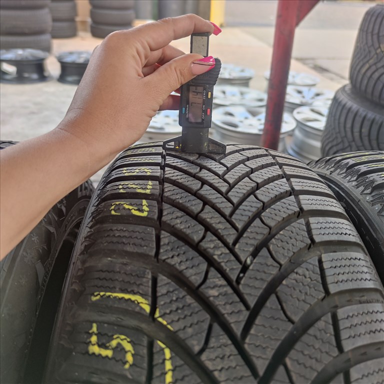  225/55 R17 Semperit téli gumi 77000ft a 4db/165/ 2. kép