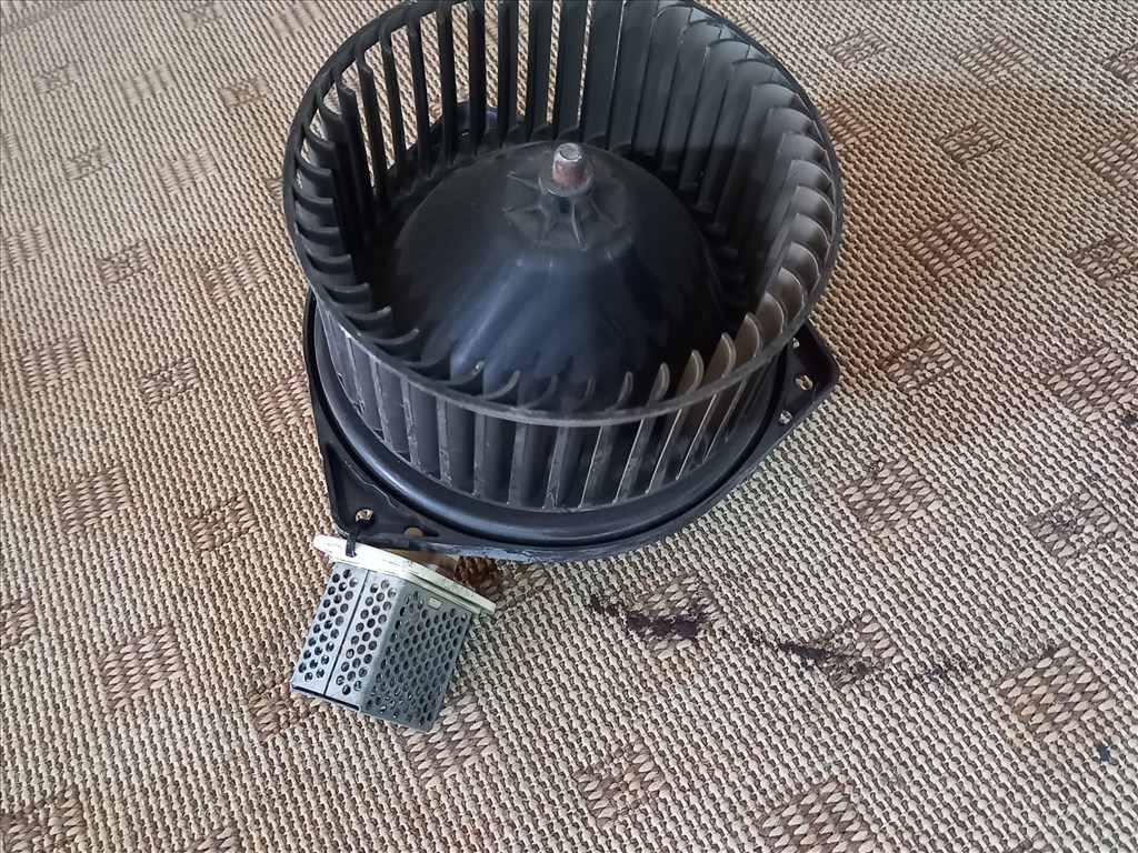 Suzuki Ignis fűtőmotor  2003 3. kép