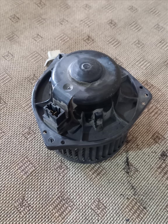 Suzuki Ignis fűtőmotor  2003 4. kép