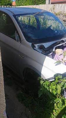 Fiat Tipo jobb első sárvédő 
