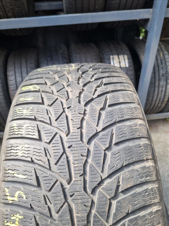  245/4518" használt Nokian WR d4 téli gumi 2db  4. kép