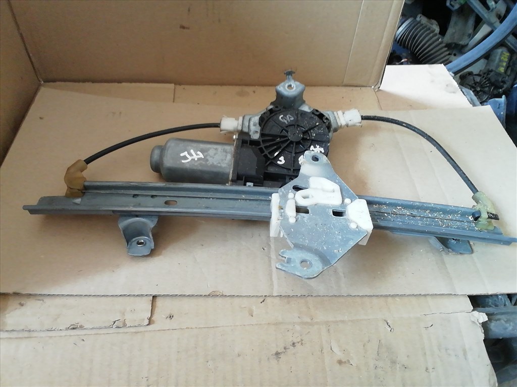 Nissan Qashqai (J10) Jobb hátsó Ablakemelő Szerkezet  1. kép